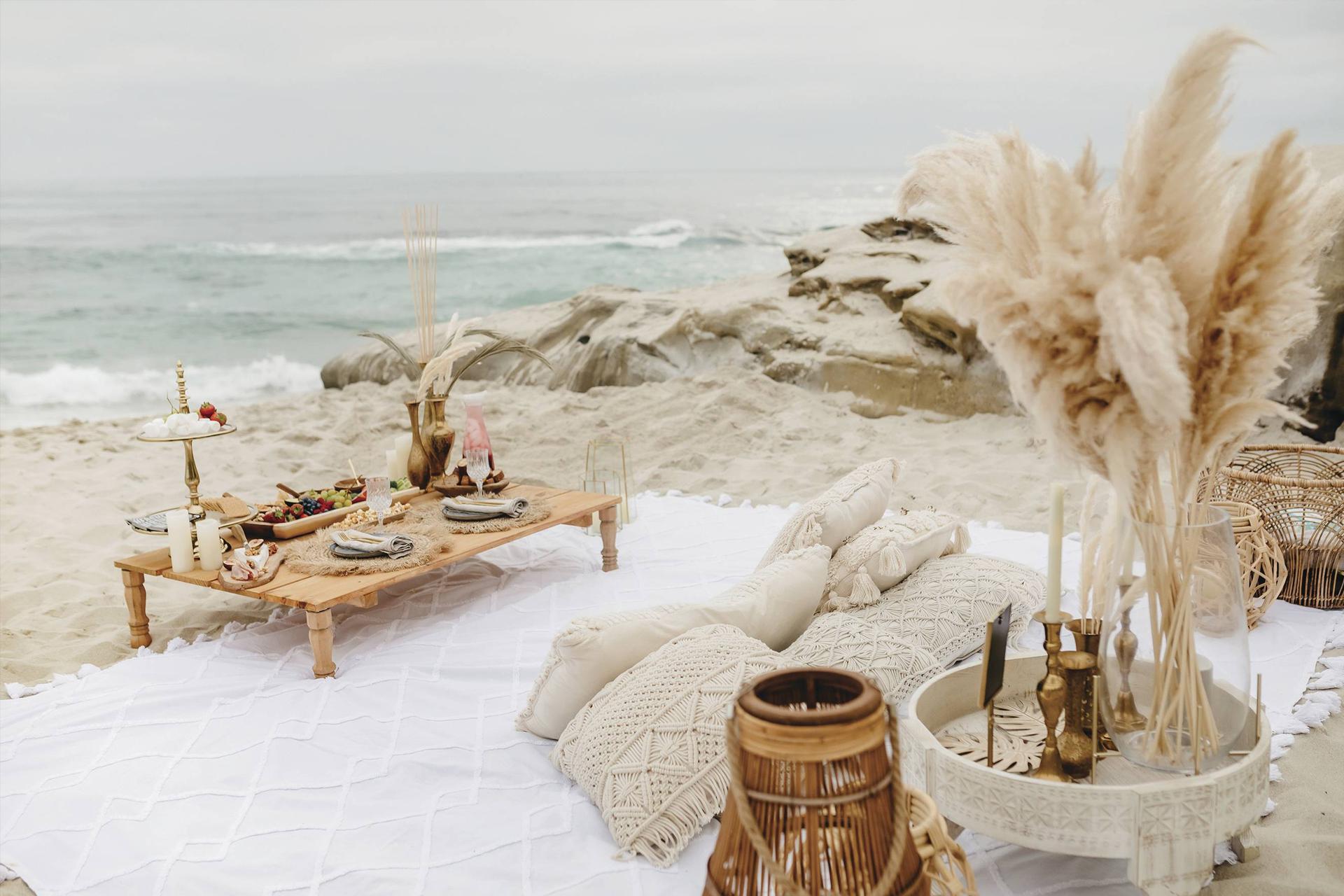 Picnic at the Beach - Honolulu Hawaii